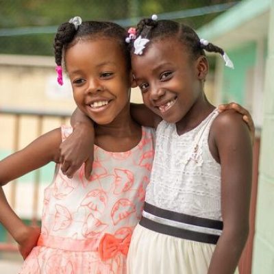 2 meisjes in Haïti