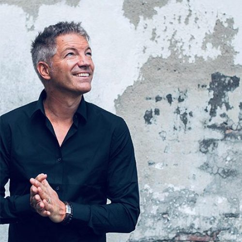 Zanger en spreker Gerald Troost